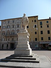 Lucca: in piazza del Giglio