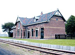 Het voormalige stationsgebouw in 2004