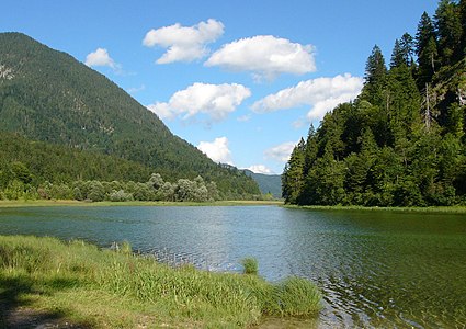 Weitsee (Obersee) mit Blick nach Nordosten zum Hochschlag, dem Südwestfuß des Gurnwandkopfs