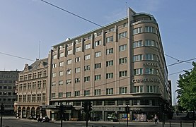 Hotel Continental, Oslo. Øvergaard står bak delen til høyre. Foto: Mahlum