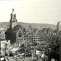 Das zerstörte Rathaus während des Zweiten Weltkriegs (1944)