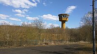 Vorderer Wachturm mit schussfesten Scheiben und Schießöffnungen