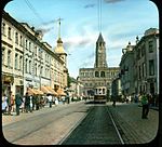 Zicht op Soecharevtoren vanuit de Sretenka-straat. De tram met het nr. 1741 is een aanhangwagen, ong. 1931.