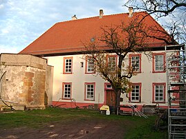 Amtshaus vom Innenhof aus, links der Stumpf des Treppenturms