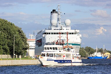 Statek Deutschland przy Nabrzeżu Obrońców Westerplatte