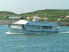 Ausflugsboot zur Festung