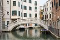 Balustrade als Brückengeländer (Ponte Maria Callas, Venedig)