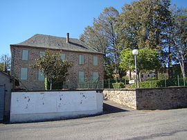 The town hall in Jouqueviel