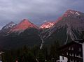 Teil der nordwestlichen Strelakette, von Arosa aus gesehen. In der Mitte die Maienfelder Furgga