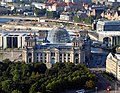 Reichstagsgebäude aus der Vogelperspektive, das nördliche Ende der Ebertstraße ist in diesem Bild rechts unten zu erkennen