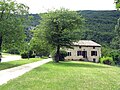 Museum; im Hintergrund die Burgruine