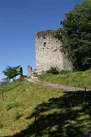 Bergfried der Burg