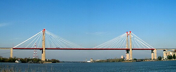 22 Mayıs 2003’te açılan Rosario-Victoria Köprüsü Rosario kentinde Paraná nehrinin iki yakasını birbirine bağlar.