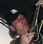 Tracii Guns di L.A. Guns in dal 2008 (cropped).jpg