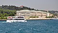 Çırağan-Palast vom Bosporus aus gesehen