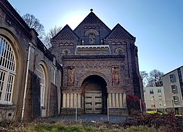 De kloosterkapel uit 1910. Links een deel van een kloostervleugel