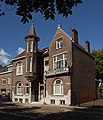 Wilhelminapark 124 aan de noordzijde is een art-nouveau herenhuis uit 1910