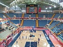 Basketbol maçlarının oynandığı Hayri Gür Spor Salonu'ndan bir görüntü.