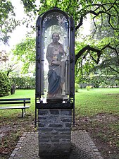 Statue des hl. Josef auf dem Vorplatz