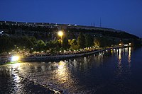 Köprü üzerinden Dicle Nehrine bakış