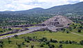 Teotihuacan - "Ay Piramidi" - Güneş piramidi tepesinden