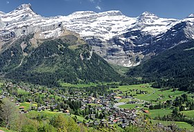 Dorf Les Diablerets mit dem gleichnamigen Berg