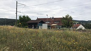 Covered shelter on side platform