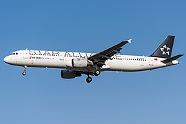 Airbus A321-213 linii Air China w malowaniu sojuszu Star Alliance