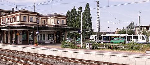 Zug der Rurtalbahn im Bahnhof Düren