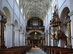 Innenraum, Blick vom Altar zur Orgel