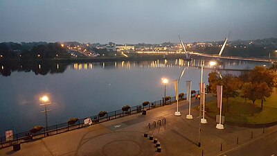 Peace Bridge, gezien vanaf het stadscentrum