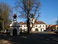 Kapelle des hl. Johannes von Nepomuk vor dem Schloss Osek