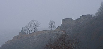 Spornlage: Wolfsburg im Winternebel