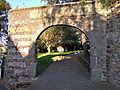 Torbogen auf dem Friedhof