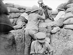 Periskop an einem Vickers-Maschinengewehr