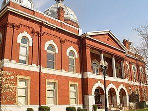 Chambers County Courthouse im Chambers County Courthouse Square Historic District. Dieser Historic District ist seit März 1980 im NRHP eingetragen.[1]