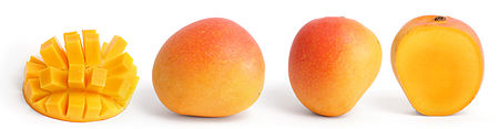 İkiye ayrılmış soyulmuş mango içinde deniz kestanesi dokunaçlarını andıran dikdörgenler biçiminde kesilmiş iç kısmı.