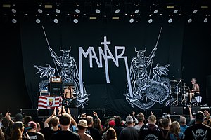 Hanno (left) and Erinç (right) performing at Rock am Ring 2018