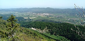 Ribniško polje von der Velika gora. In der Mitte die Stadt Ribnica