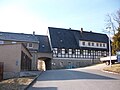 Zwei ehemalige Wirtschaftsgebäude eines Rittergutes (siehe Sachgesamtheitsliste ID 09305763, Schloßberg 1)
