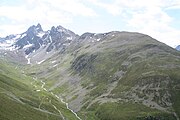 Segantinihütte [de] (Death place of Giovanni Segantini) on top of the grassy summit