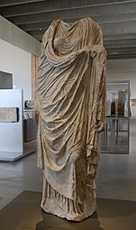 Weibliche Statue, 1. Jh. n. Chr.