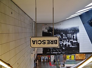 Underground Brescia signal at Stazione FS entrance