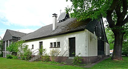 Evangelisches Gemeindehaus mit der „Notkirche“ von 1952