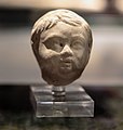 Kopf eines Jungen Pfeifenton, 70-150 n. Chr. AO: PADZH