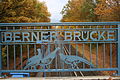 Berner Brücke (1963), Stahl-geschmiedet, Hamburg-Farmsen-Berne. Eins von dortigen zwei Werken