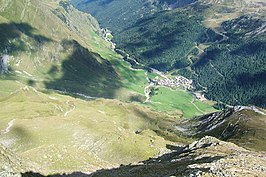 Pfelders en het Pfelderer Tal vanaf de weg naar de Zwickauer Hütte