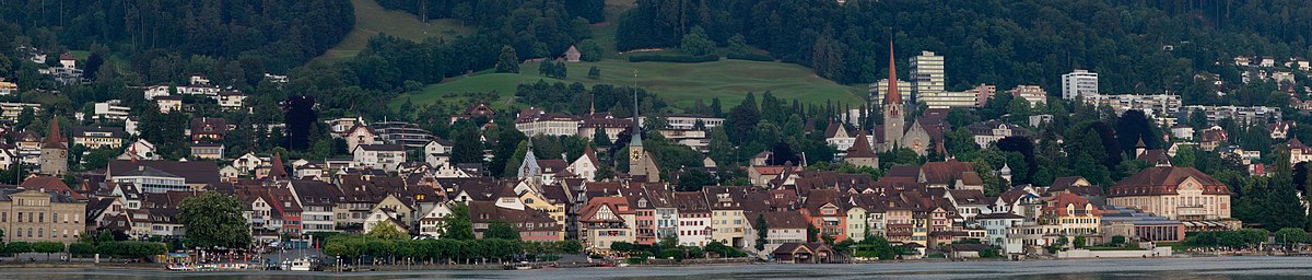 A zugi óváros panorámaképe