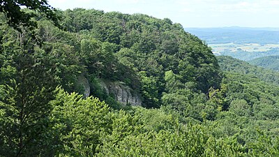 Blick vom Wolfstisch nach Süden auf den Felsenbereich des Pferdelochs