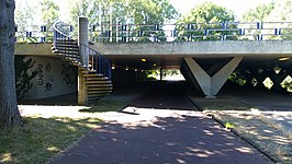 Brug 719 met pijlers, wenteltrap en leuningen (juni 2018)